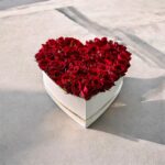 heart shaped spray rose box - Image 3