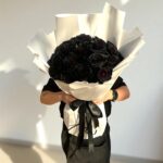 Midnight Elegance – 25 Fresh Black Roses Bouquet