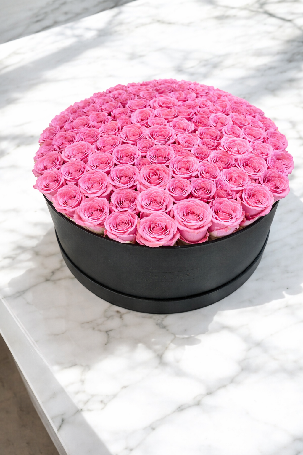 736fe18b-7d5b-486b-aafc-d5e5dd47e0e6 Big Pink Roses Box - Image 1